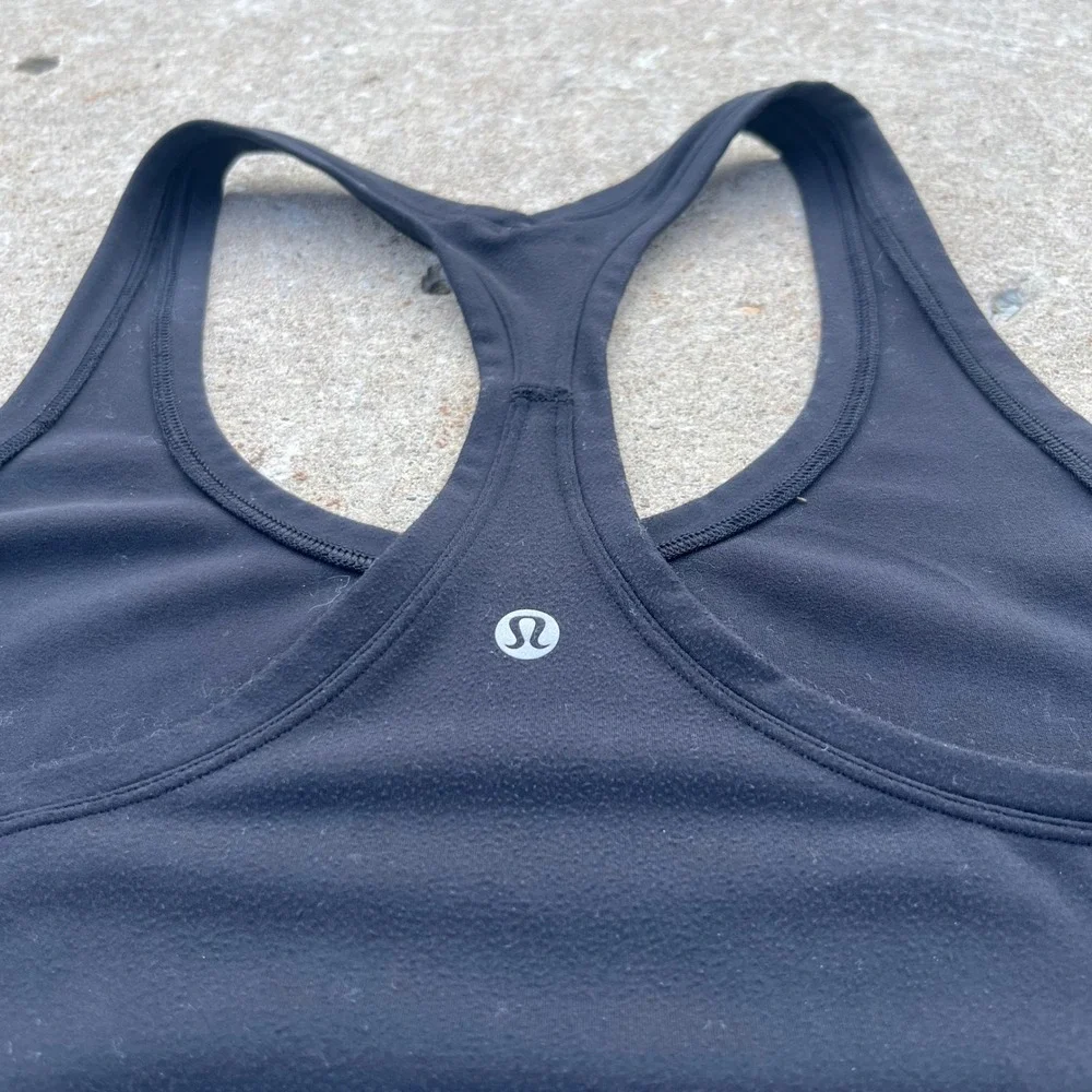 Lululemon Black Racerback Workout Tank Top Women Slim Fit Activewear Scoop Neck